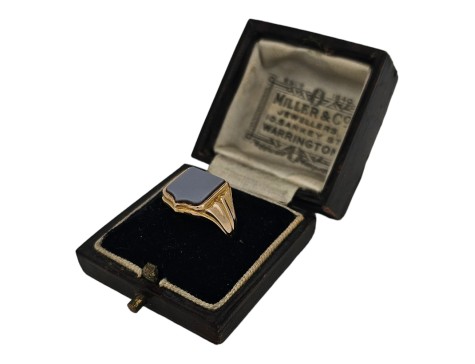 Banded Sardonyx Antique Edwardian Shield Signet Ring 15ct Gold 