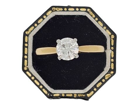 Diamond Solitaire Ring Brilliant Cut 0.90ct Four Claw 18ct Yellow Gold Vs Clarity 