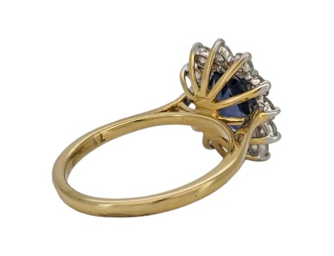 Sapphire & Diamond Cluster Ring 18ct Yellow Gold 2.66ct Oval Cut Sapphire 