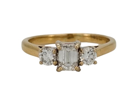 Diamond Trilogy Three Stone Ring 18ct Yellow Gold igi Certified E Colour Vs2 1.02ct Emerald & Brilliant Cut 