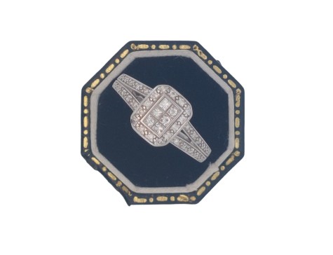 Diamond Cluster Dress Ring 18ct White Gold Split Tapered Shank 0.33ct 