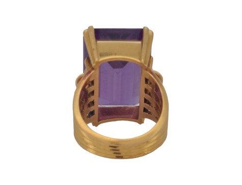 Superb Quality Vintage 18ct Gold Synthetic Colour Change Corundum Alexandrite Dress Cocktail  Ring
