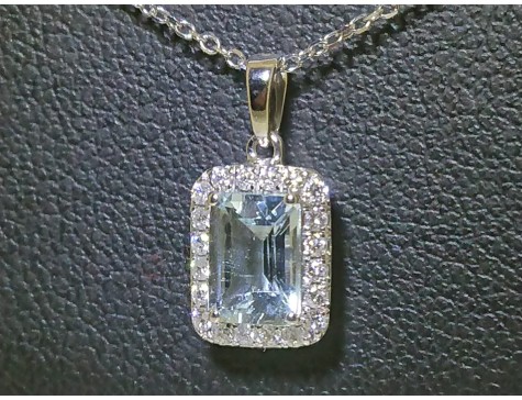 1.42 Carat Emerald Cut Aquamarine & Diamond Cluster Pendant 18ct Carat White Gold & Chain