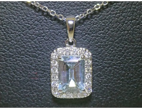 1.42 Carat Emerald Cut Aquamarine & Diamond Cluster Pendant 18ct Carat White Gold & Chain