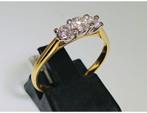 18ct Gold 0.50ct Diamond 3 stone Trilogy Ring 