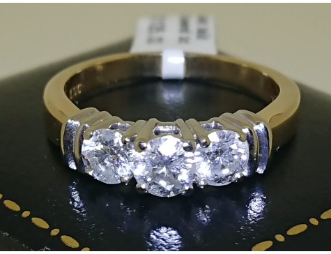14kt Yellow & White Gold Diamond 3 Stone Diamond 1.01ct Trilogy Ring Tiered