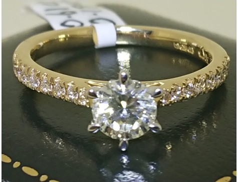 18ct Gold 6 Claw 0.79ct Diamond Solitiare With Diamond Shoulders j Colour VS Clarity